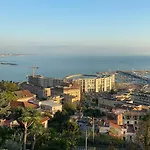 Poseidon -boutique Hotel- 4* סלרנו