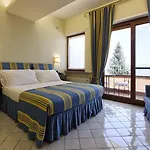 מלון Poseidon -boutique Hotel-