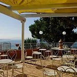 Poseidon -boutique Hotel- מלון 4*