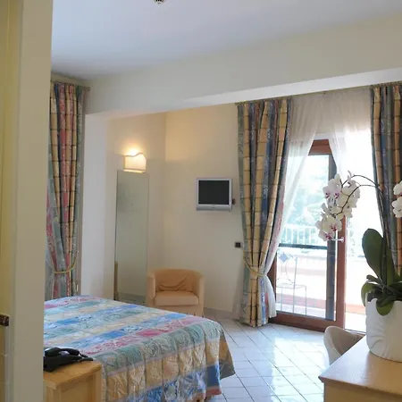 Poseidon -boutique Hotel- 4* Salerno