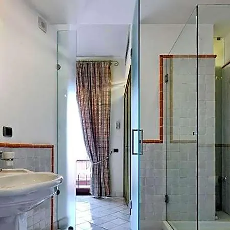 Poseidon -boutique Hotel- Otel 4*