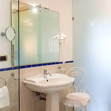 Poseidon -boutique Hotel- 4*