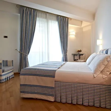 Poseidon -boutique Hotel- 4*